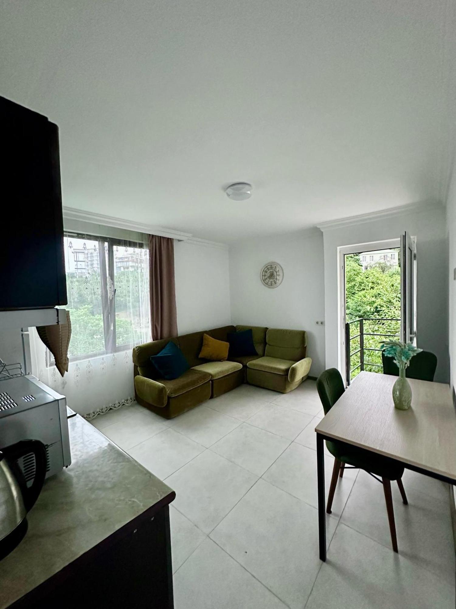 Nita House Hotell Batumi Exteriör bild